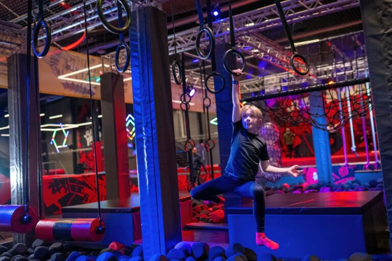 Tuff hinderbana på JumpYard