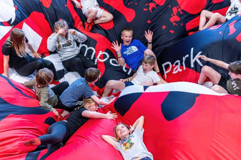 stor airbag luftkudde hos JumpYard Heron City