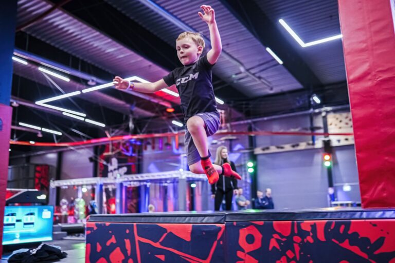 JumpSchool erbjuder Roliga aktiviteter för barn i Linköping som parkour och trampolin