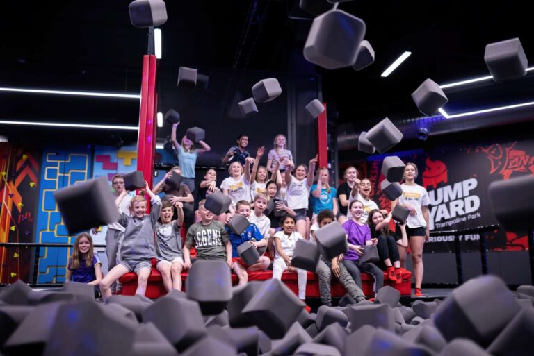 skolaktiviteter att göra med klassen jumpyard trampolinpark i Nacka Stockholm