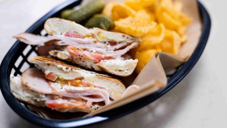 Örebro mat grilled turkey bagel