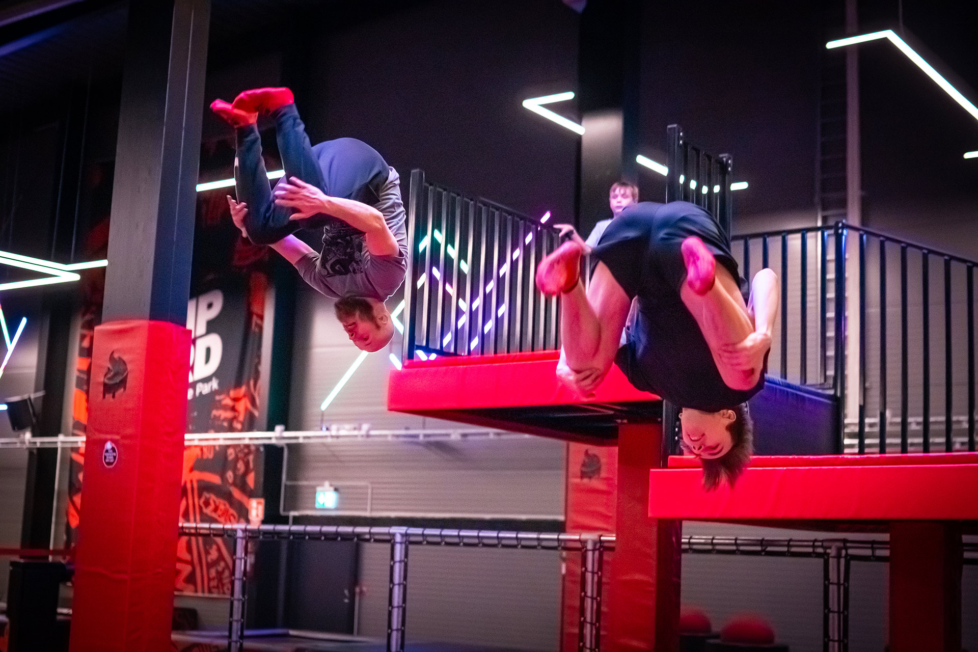 Bakåtvolter i Sundsvall trampolinpark